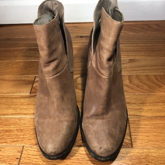Vince Camuto Ristin Booties Beige 7.5 M - Picture 2 of 4